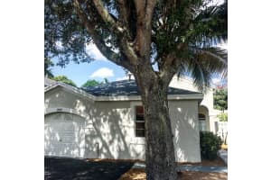 2810 River Run Cir E, Miramar, FL 33025, Sold 09/30/16