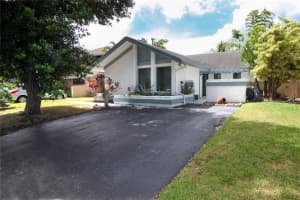 8400 SW 39th Ct, Davie, FL 33328, Sold 10/31/16