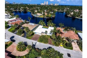 2400 NE 22nd Terrace, Fort Lauderdale, FL 33305, Sold 12/05/16