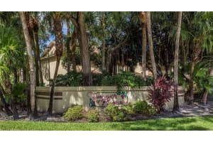 9060 Vineyard Lake Dr, Plantation, FL 33324, Sold 11/14/16