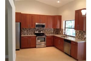 9113 NW 53rd St, Coral Springs, FL 33067, Sold 10/03/16