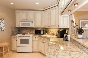 340 Sunset Dr, Fort Lauderdale, FL 33301, Sold 10/19/16