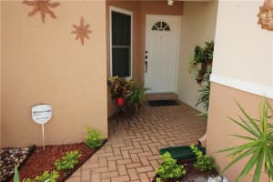 8247 NW 70th St, Tamarac, FL 33321, Sold 10/28/16