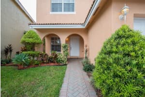 9204 NW 54th St, Sunrise, FL 33351, Sold 10/05/16