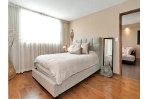 465 Ocean Dr, Miami Beach, FL 33139, Sold 01/31/17