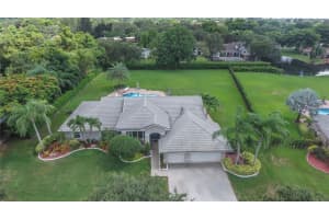 11040 SW 38th Dr, Davie, FL 33328, Sold 01/25/17