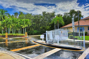 5324 NW 89th Ave, Sunrise, FL 33351, Sold 12/13/16