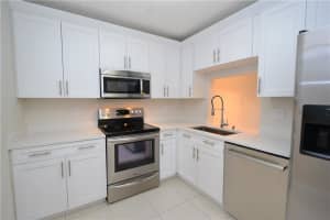 17000 NW 67th Ave, Hialeah, FL 33015, Sold 11/07/16