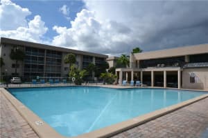 17000 NW 67th Ave, Hialeah, FL 33015, Sold 11/07/16