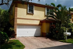 1231 Hayes St, Hollywood, FL 33019, Sold 01/26/17