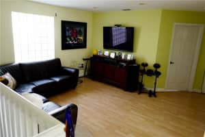 1231 Hayes St, Hollywood, FL 33019, Sold 01/26/17