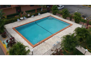 1800 W 54th St APT 301, Hialeah, FL 33012, Sold 04/27/17