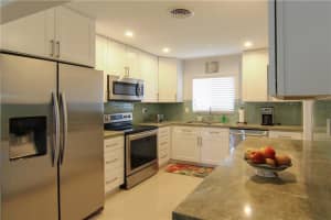2833 NW 10th Ave, Wilton Manors, FL 33311, Sold 06/16/17