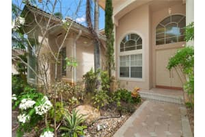 10281 N Lake Vista Cir, Davie, FL 33328, Sold 01/23/17
