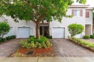 8735 Cypress Walk Ct, Tamarac, FL 33321, Sold 11/03/16