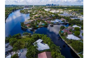 1725 NE 23rd Ave, Fort Lauderdale, FL 33305, Sold 01/10/17