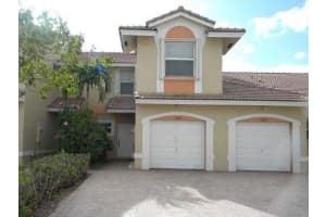 9080 NW 55th St, Sunrise, FL 33351, Sold 12/16/16