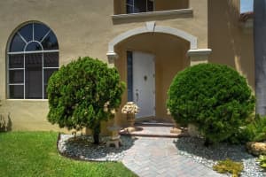 2001 NW 100th Ave, Pembroke Pines, FL 33024, Sold 01/31/17