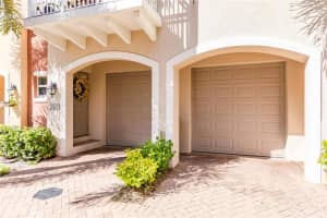 2365 Vintage Dr, Lighthouse Point, FL 33064, Sold 01/31/17