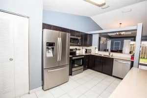 5779 Woodland Point Dr, Tamarac, FL 33319, Sold 12/08/16