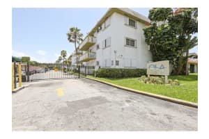 15201 NE 6th Ave APT C211, Miami, FL 33162, Sold 03/22/17