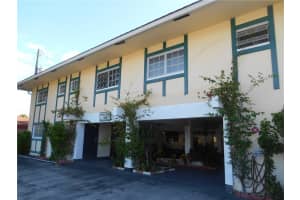 2404 NE 33rd Ave, Fort Lauderdale, FL 33305, Sold 03/17/17