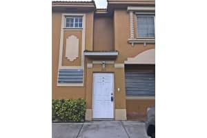 7271 NW 174th Terrace, Hialeah, FL 33015, Sold 01/10/17