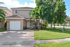 9490 NW 55th St, Sunrise, FL 33351, Sold 01/31/17