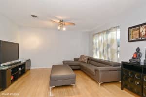 9490 NW 55th St, Sunrise, FL 33351, Sold 01/31/17