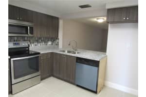 8801 NW 48th St, Sunrise, FL 33351, Sold 03/20/17