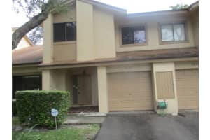 5224 Gate Lake Rd, Tamarac, FL 33319, Sold 01/05/17