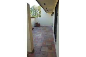 19070 NW 65th Ct, Hialeah, FL 33015, Sold 02/22/17