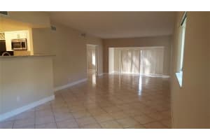19070 NW 65th Ct, Hialeah, FL 33015, Sold 02/22/17