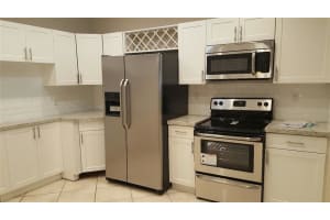 19070 NW 65th Ct, Hialeah, FL 33015, Sold 02/22/17