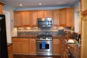 9184 Vineyard Lake Dr, Plantation, FL 33324, Sold 01/10/17