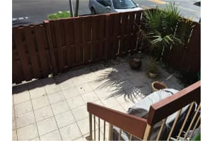 281 W Park Dr, Miami, FL 33172, Sold 04/27/17