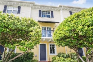 2227 NE 9th Ave, Wilton Manors, FL 33305, Sold 03/17/17