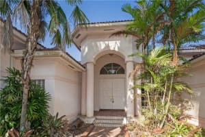 10371 N Lake Vista Cir, Davie, FL 33328, Sold 02/28/17