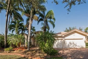 10371 N Lake Vista Cir, Davie, FL 33328, Sold 02/28/17