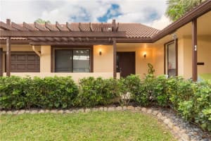 7034 Nandina Ln, Tamarac, FL 33321, Sold 01/19/17