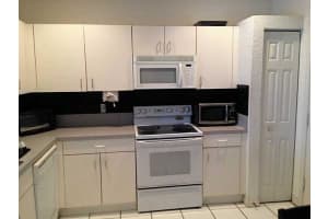 5529 NW 90th Ave, Sunrise, FL 33351, Sold 01/31/17