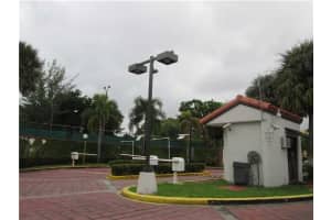 9433 Fontainebleau Blvd, Miami, FL 33172, Sold 04/17/17