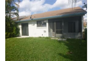 11010 SW 13th St, Pembroke Pines, FL 33025, Sold 01/31/17