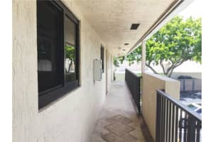 2912 NE 8th Terrace, Wilton Manors, FL 33334, Sold 03/31/17