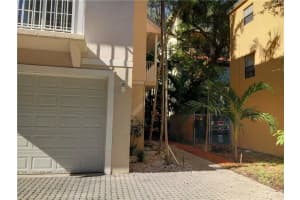 2685 NE 9th Ave, Wilton Manors, FL 33334, Sold 09/22/17