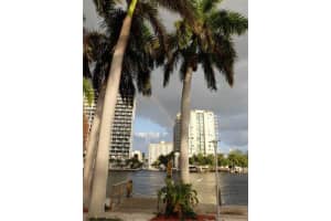 2670 E Sunrise Blvd, Fort Lauderdale, FL 33304, Sold 04/15/22