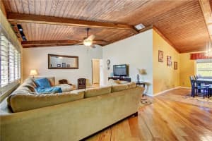 11074 Glenwood Dr, Coral Springs, FL 33065, Sold 04/04/17
