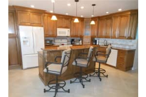 5203 NE 24th Terrace APT B307, Fort Lauderdale, FL 33308, Sold 06/23/17