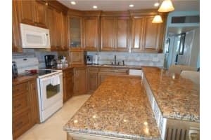 5203 NE 24th Terrace APT B307, Fort Lauderdale, FL 33308, Sold 06/23/17