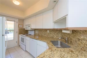 900 SW 12th St, Fort Lauderdale, FL 33315, Sold 03/15/17